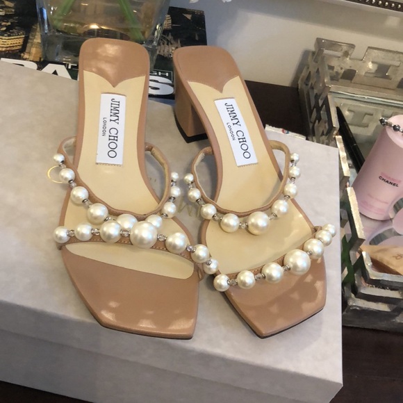 Jimmy Choo Amara Pearl Sandel - Picture 3 of 4